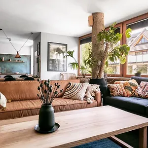 Ethnica & Gallery Apartment